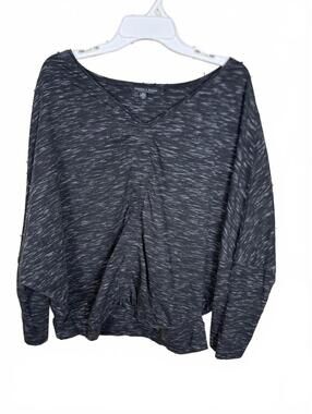 Cute Frankie & Stella 
Womens Plus Size 2X Long Sleeve Top with batwing sleeves